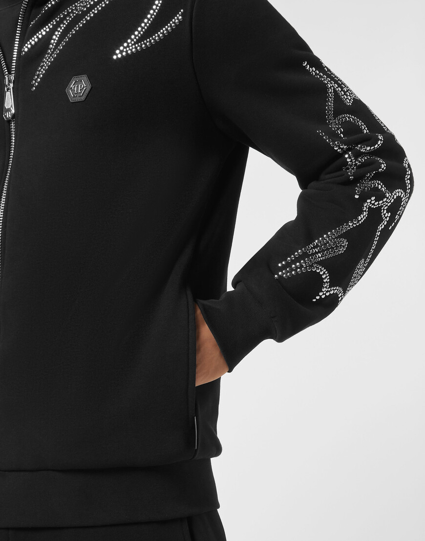 куртка  из проверенных материалов спереди